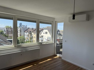 Exklusive 2-Zimmer-Wohnung mit gehobener Innenausstattung mit Balkon und EBK in Offenbach