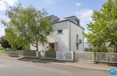 Generalsanierte Villa der Wiener Moderne mit Garten und Swimmingpool
