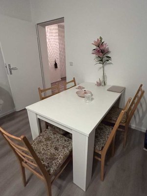 Helle 3-Zimmer Wohnung möbliert mit Balkon in Berlin-Reinickendorf Untervermietung für 1 Jahr