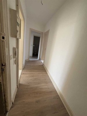 Renovierte 2-Zimmer-Whg. mit Loggia// Helgolandstr.31 , Kiel-Hassee