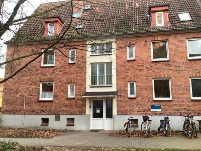 Nette Nachbarn gesucht: sanierte 2,5-Zimmer-Wohnungzu sofort anmietbar!