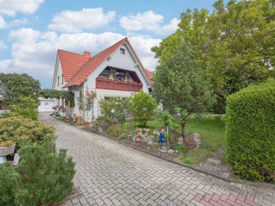 Kassel: Zweifamilienhaus auf großem Grundstück