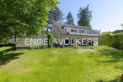 Familiendomizil mit großem Gartengrundstück in Toplage