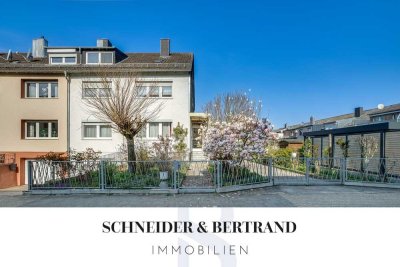 Zweifamilienhaus in Aachen-Forst – großes Grundstück, 4 Garagen & ruhige Lage
