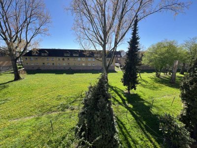 Grünes Umfeld - Renovierte 3 Zi.- Whng. - Wannenbad  mit Fenster - Duisburg