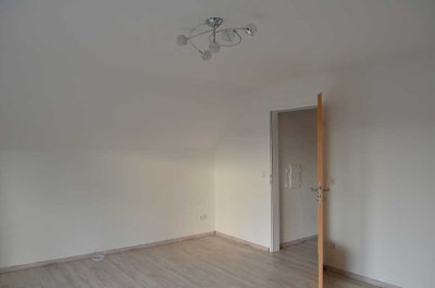 Schöne, helle 2-Zimmer-DG - Wohnung mit Balkon in Seenähe in Unteruhldingen zu vermieten