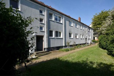 Kleine Wohnung mit Tageslichtbad // 1.OG links