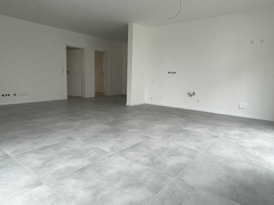 *Exklusives Immobilienangebot | Erdgeschosswohnung mit Garten und Stellplatz*