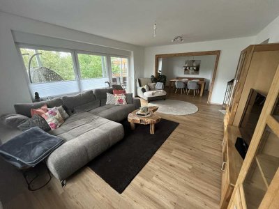 Modernisierte schöne 3,5-Zimmer-Wohnung mit zwei Balkonen und Einbauküche in Kaltenweide