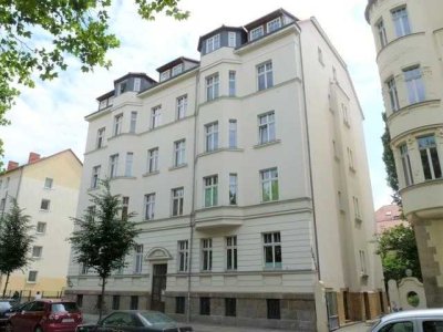 renovierte 2 Zimmer Wohnung mit Einbauküche - noch leerstehend