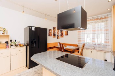 Helle Zwei-Zimmer-Wohnung mit großem Kellerabteil in ruhiger Lage nahe Spielplatz St. Johannes Park