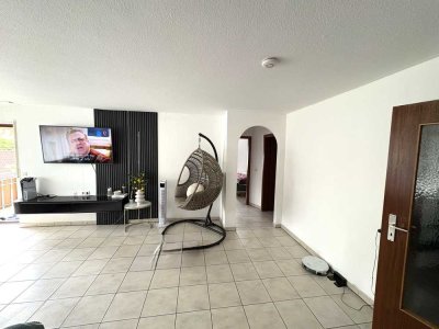 Charmante 3,5-Zimmer-Wohnung mit Balkon, Garage und Garten in Neuenstadt am Kocher.