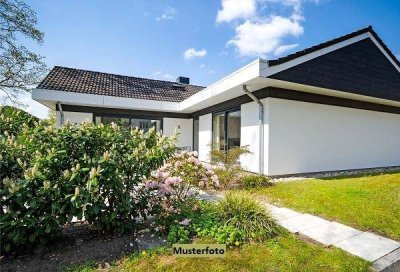 +++ Sehr gepflegtes 2-Familienhaus mit Garten und Terrasse +++