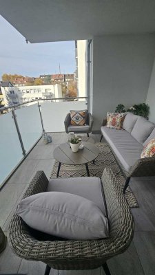 "EXKLUSIV & HOCHWERTIG " 4-Zimmer-Wohnung mit Balkon, TG-Platz