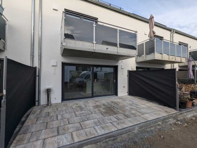 Neubau Reihenhaus mit EBK in Neutraubling Gärntnersiedlung