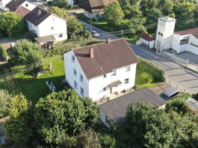 Ein- bzw. Zweifamilienhaus mit sehr großem Garten, Garage und Schuppen