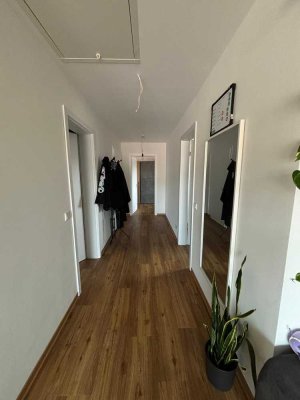 Großzügige helle  Dachgeschosswohnung Wohnung mit EBK und Balkon in Lichtenau