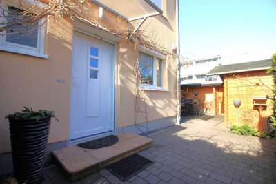 Wohnen mit Stil: Endhaus, Garten, Kamin, Terrasse