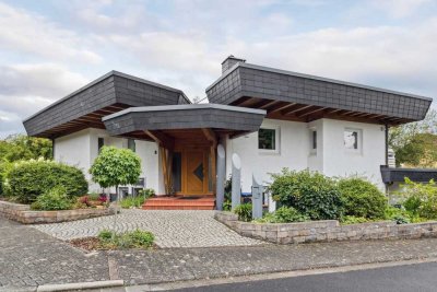 Provisionsfrei – Besonderes Architektenhaus mit klugem Schnitt und großem, grünem Garten