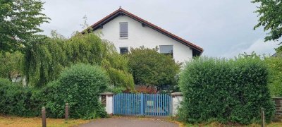 Attraktive und gepflegte 3-Raum-Maisonette-Wohnung mit Balkon und EBK in Uetze- Hänigsen