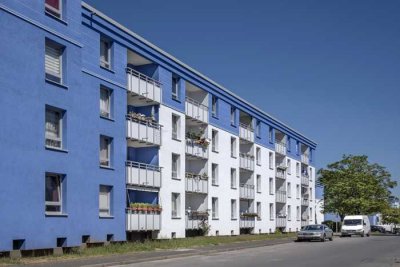 Gepflegte 3-Zimmer Wohnung mit neutralem Laminatboden für jeden Einrichtungsstil.