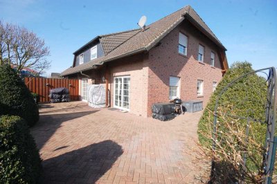 Großzügige Doppelhaushälfte mit Kamin, Garten und moderner Ausstattung – ideal für Familien
