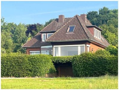 Geschmackvolles Einfamilienhaus m. Einliegerwohnung und Panoramablick über die Schwingewiesen in Sta