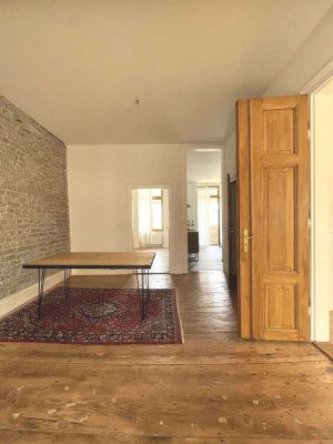 Sehr schöne 3-Zimmer Stilaltbauwohnung mit Balkon ab Juni/Juli 2025
