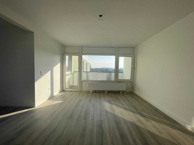 Frisch Sanierte 3-Zimmer Wohnung mit Balkon und Traum Blick