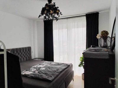 Geschmackvolle 3-Raum-Wohnung mit gehobener Innenausstattung mit Balkon und EBK in Laichingen