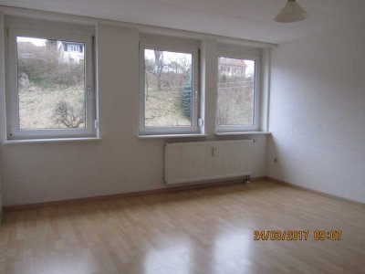 Hübsche 2 - Zimmer-Wohnung mit EBK