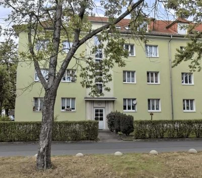 Charmante 2-Zimmer-Wohnung in gepflegtem, ruhig gelegenem Wohnensemble 1998 hochwertig saniert