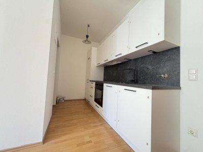 Kleine aber feine 2 Zimmerwohnung im Zentrum - mit neu eingebauter Küche