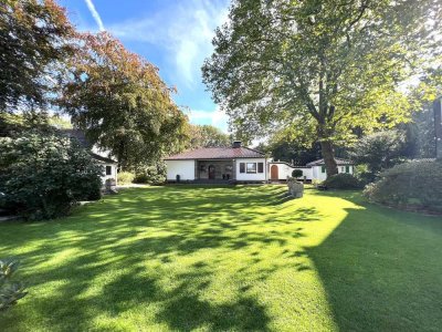 Exklusive Villa auf einzigartigem Parkgrundstück mit Photovoltaikanlage / + Baugrundstück