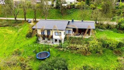 Viel Haus für wenig Geld! 300m²(Groß)Familienhaus mit leichtem Renovierungsbedarf. Berg &amp; Seeblick!