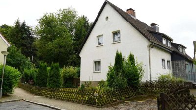 Charmante DHH mit Garage und viel Potenzial – Klein, fein, Ihr neues Zuhause
