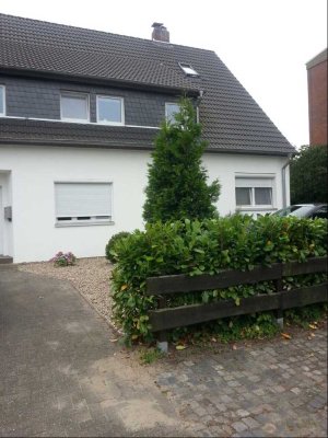 Gepflegte 2-Zimmer-Maisonette-Wohnung mit Einbauküche in Bremen