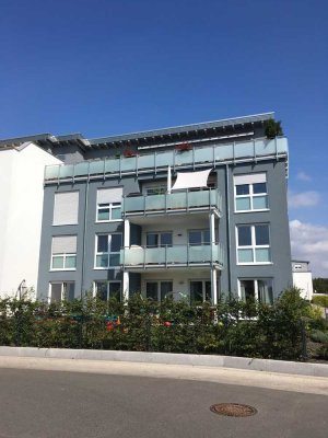Neuwertige 4-Zimmer-Terrassenwohnung mit 100qm Garten
