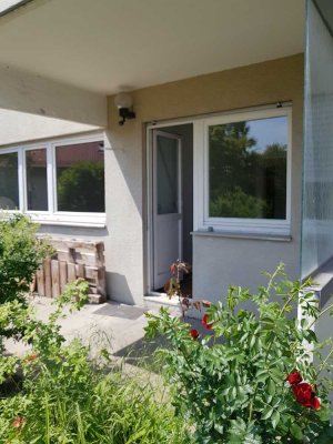 Helle 2-Zimmer-Wohnung mit Terrasse und EBK in Korntal