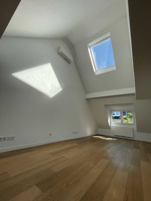 Exklusive Maisonette im Dachgeschoss | 2 SZ | 2 Bäder | HWR | Arbeitszimmer in Essen-Holsterhausen