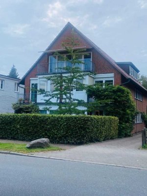 Mobiliert Wohnung 4-Raum-DG-Wohnung mit gehobener Innenausstattung mit EBK in Hamburg Iserbrook