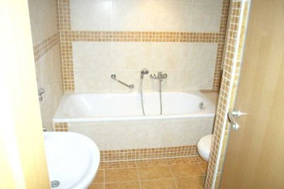 3 R.-DG-Maisionette-Whg. im Zentrum, sehr ruhiger Innenhof, Balkon, Wanne+Dusche-super Bad,