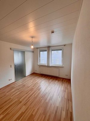 Zentrale 4-Zimmer-Wohnung mit EBK