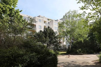 Gut geschnittene 2-Zimmer-Wohnung mit Balkon // 4. OG mitte