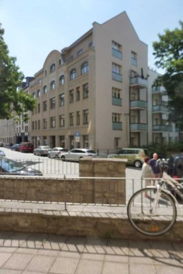 Wohnen im Zentrum Leipzigs (2 Zimmer ,Einbauküche), ruhige Lage