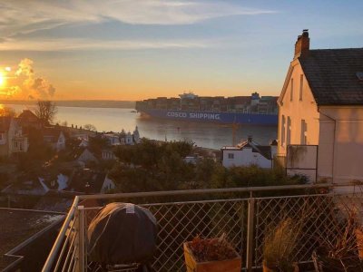 Beletage - fantastischer Elbblick - 151 qm, 5 Zi - Blankeneser Treppenviertel