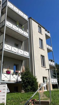 Großzügige 2-Zi. mit Lam., Wanne, Dusche, Balkon und Stellpl.! EBK mgl! 2 Monate mietfrei!
