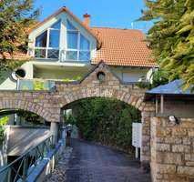 Moderne Maisonette Wohnung mit Wohlfühlatmosphäre in sehr gepflegter kleiner Wohnanlage.