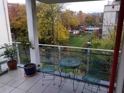 Helle und moderne 4 Zimmer Wohnung mit Balkon und Garage in Wiesbaden Klarenthal