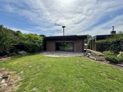 Familienfreundlicher freistehender Bungalow am Landschaftsschutzgebiet in Anliegerstraße und Rheinnä